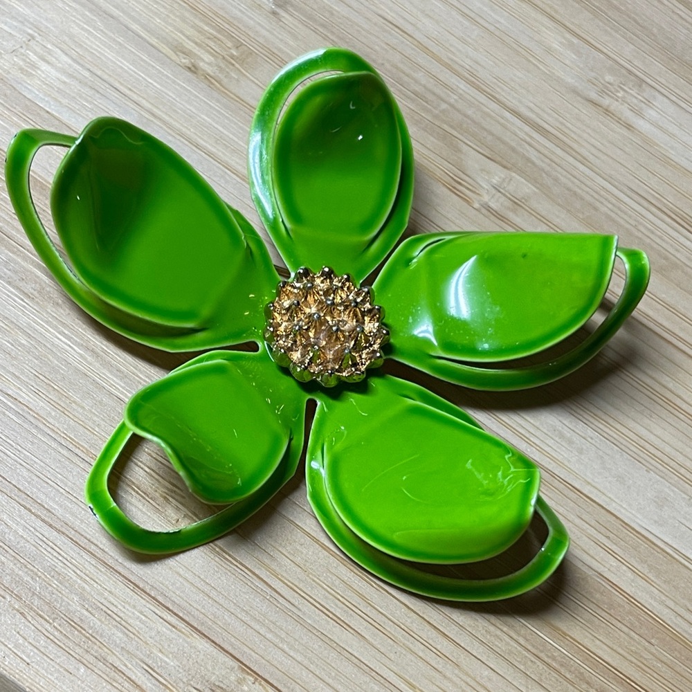 Vintage Green Floral Enamel Brooch with Gold Center